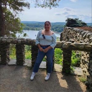 Meet your Posher, Veronica